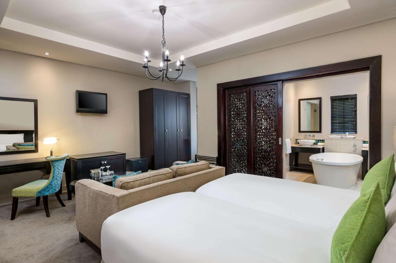 Mount Grace Hotel & Spa มากาลีสเบิร์ก ภายนอก รูปภาพ A room at the hotel