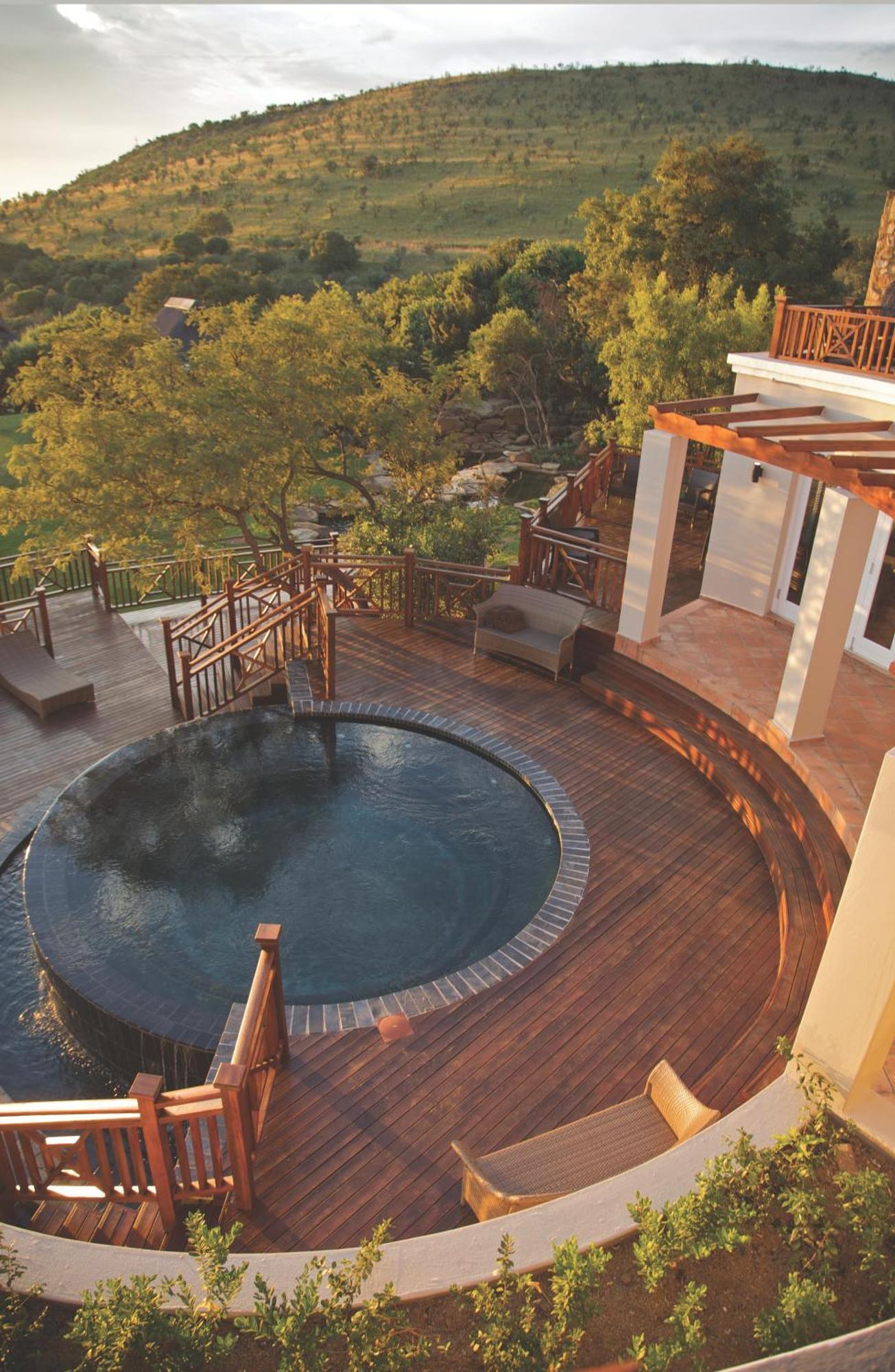 Mount Grace Hotel & Spa มากาลีสเบิร์ก ภายนอก รูปภาพ A spa at the Taj Bengal