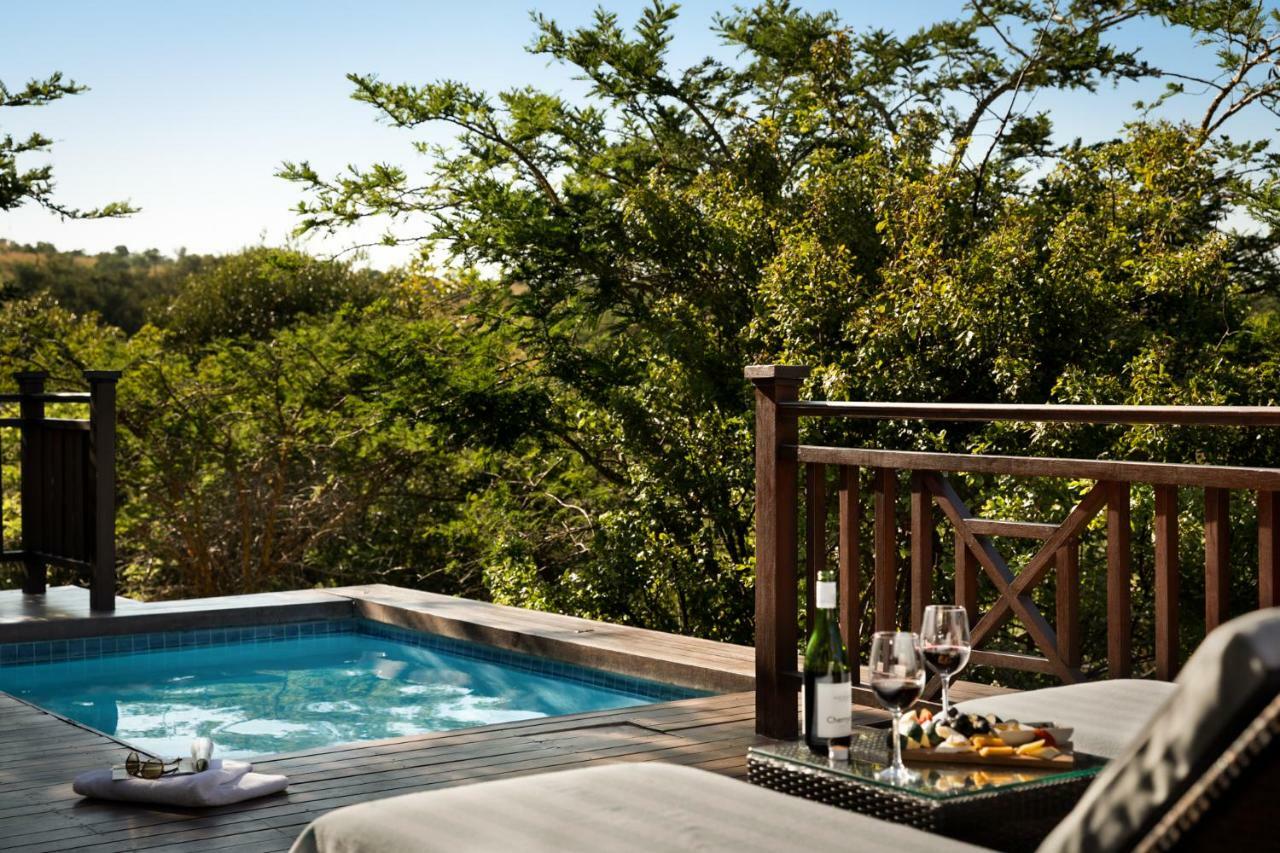 Mount Grace Hotel & Spa มากาลีสเบิร์ก ภายนอก รูปภาพ The private pool of a villa at the resort